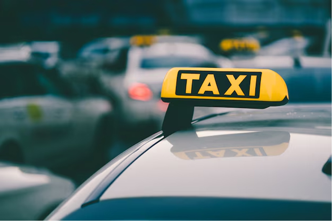 Nu ook taxi-opleidingen bij Rijschool Formule 1!